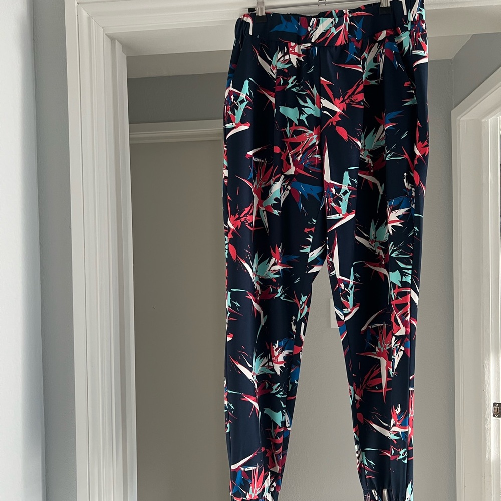 G by Guiliana Abstract Print Pants